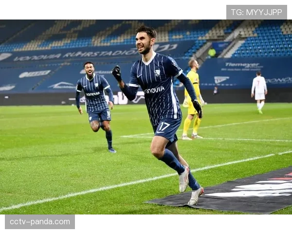 波鸿1-1战平科隆,两队各取一分但保级压力未减